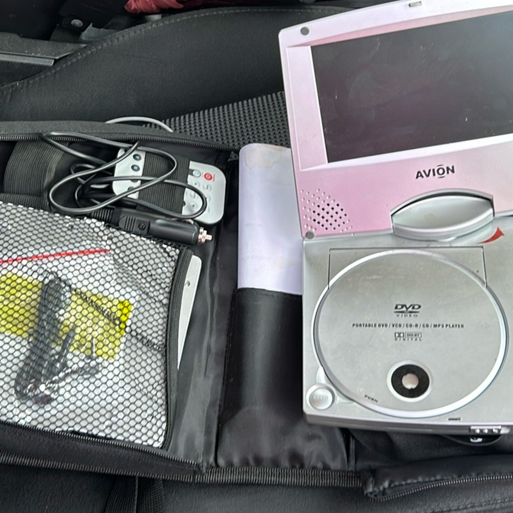 Portable CD/DVD PLAYER